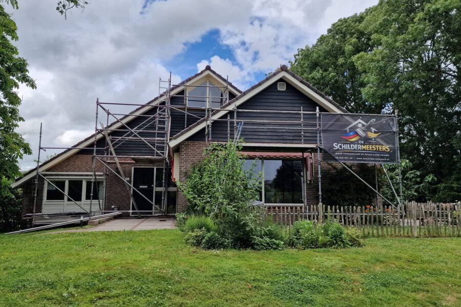 Boerderijwoning in de steigers